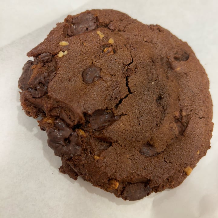 photo of Pret A Manger Dark Chocolate & Almond Butter Cookie shared by @federego77 on  24 Oct 2022 - review