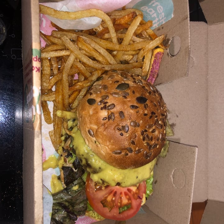 review photo of Fresh Earth Food Store Vegan Cheese Burger shared by @tsbarker on 31 May 2022 - review