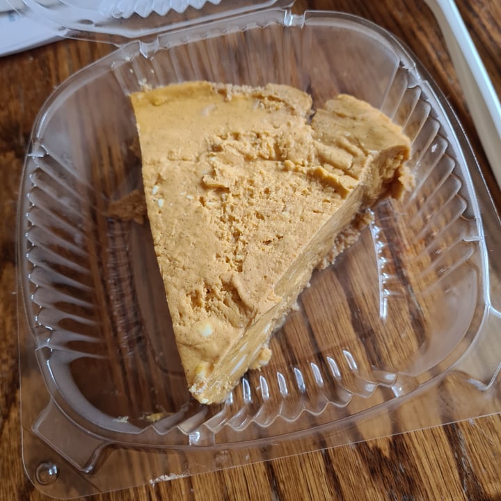 photo of TNK Vegan Cafe Pumpkin cheesecake shared by @sofihuasteca on  15 Nov 2021 - review