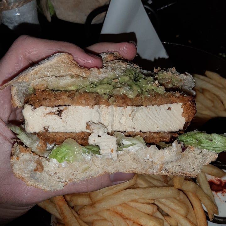 photo of JU Vegano Hamburguesa de tofu shared by @lauchaons2 on  16 Aug 2021 - review