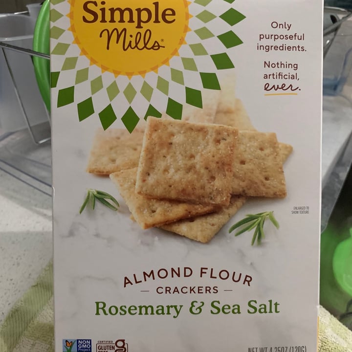 photo of Simple Mills Almond flour crackers rosemary & sea salt shared by @allhess on  31 Jul 2021 - review