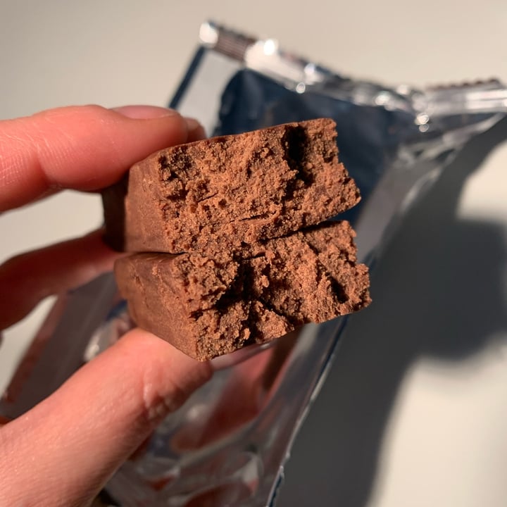 photo of Foodspring Vegan Protein Bar Chocolate Almond shared by @ilariamercury on  25 Apr 2022 - review