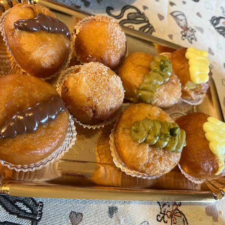 photo of Pastry by Angelo Frittelle vegane 🌱 shared by @julietsperi on  07 Feb 2022 - review
