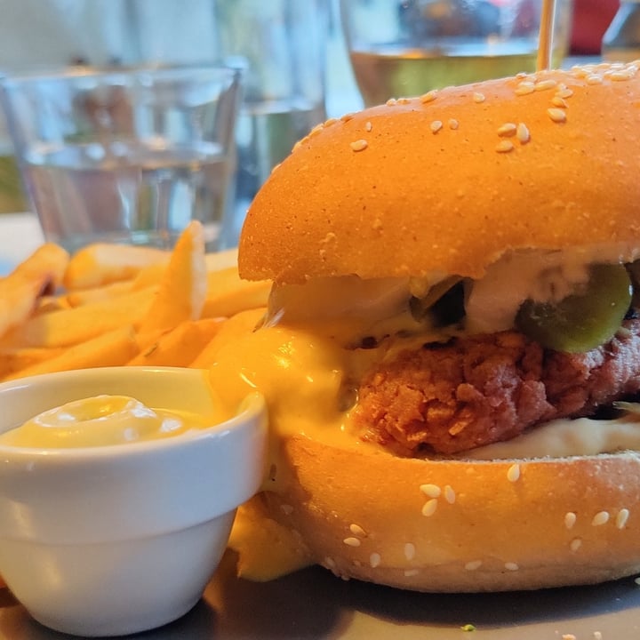 review photo of The Botanist Dirty Cheeseburger shared by @smegolvsky on 01 Aug 2021 - review