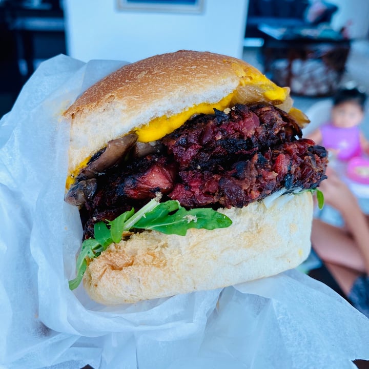 photo of Privé Tiong Bahru Plant-Based Truffled Mushroom Swiss Burger shared by @vikas on  20 May 2020 - review