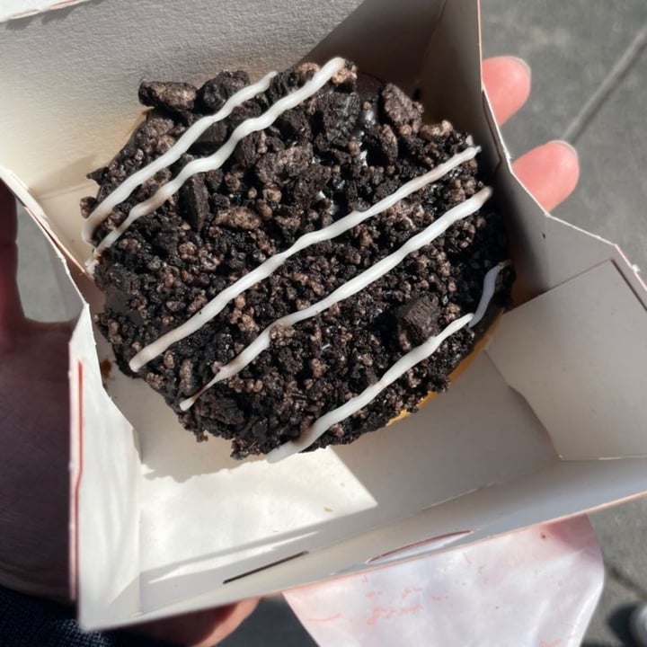 photo of Dunkin’ Donuts Vegan Chocolate Oreo Cream shared by @charlie98 on  08 Aug 2021 - review