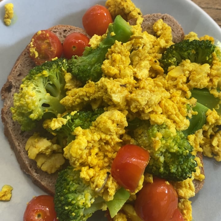 review photo of Real Food Scrambled Tofu with Broccoli shared by @meduza on 24 Nov 2022 - review