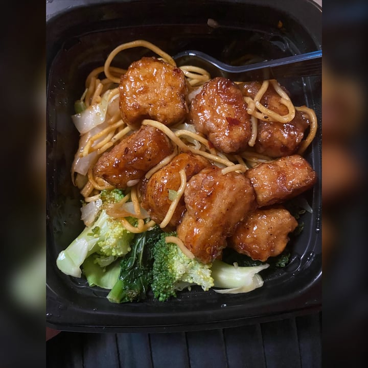 review photo of Panda Express Original Orange Chicken - Plant Based shared by @merelymarlo on 10 Sep 2022 - review