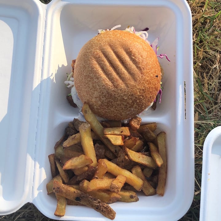 review photo of Veggy Van (Food Truck) Burger Oriental shared by @zzuoli on 21 Jul 2021 - review