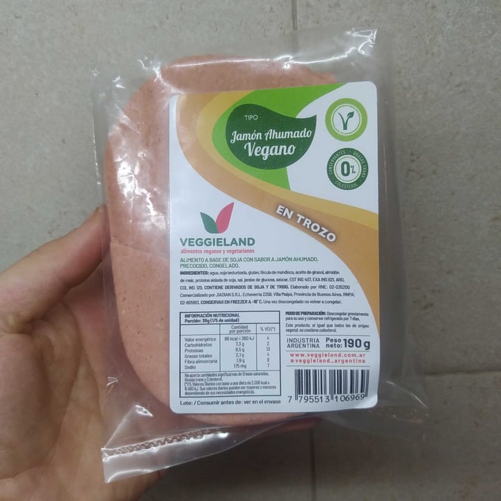 photo of Veggieland Jamon Ahumado En Trozo shared by @emanuelo on  18 Sep 2021 - review