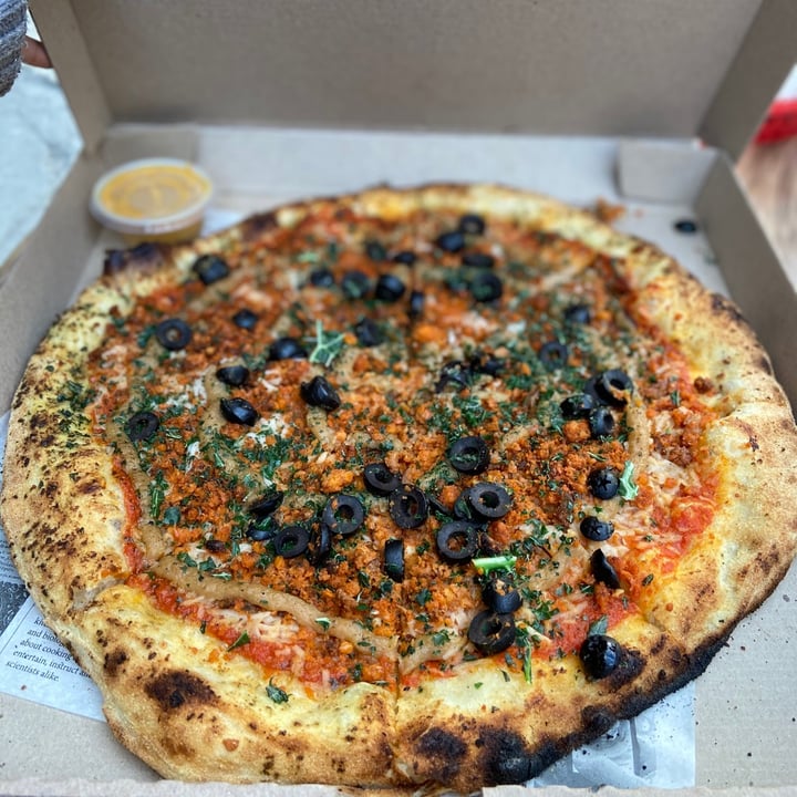 photo of Marcello's plant based pizza Butcher’s Pizza shared by @veganeandoporelmundo on  15 Feb 2021 - review