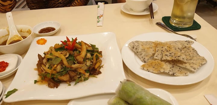 photo of Loving Hut Hoa Dang Hoa Dang salad shared by @gggoveggie on  26 Dec 2019 - review