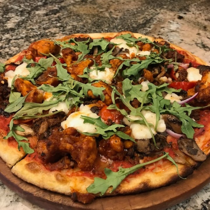 photo of Virtuous Pie Sweet pepper and sausage pizza shared by @pdxveg on  26 Apr 2020 - review