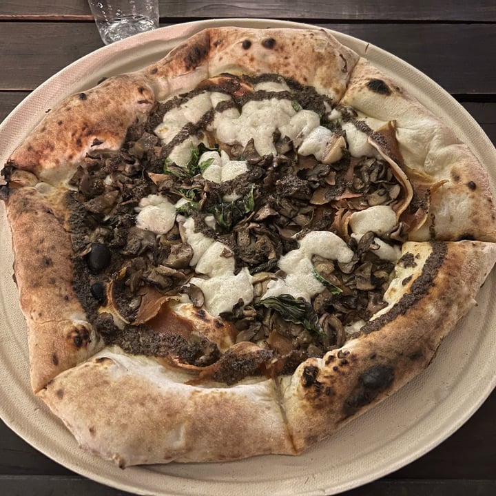 photo of Parco Romano Biodistretto Castelli Romani pizza boscaiola shared by @nicole- on  28 Jul 2022 - review