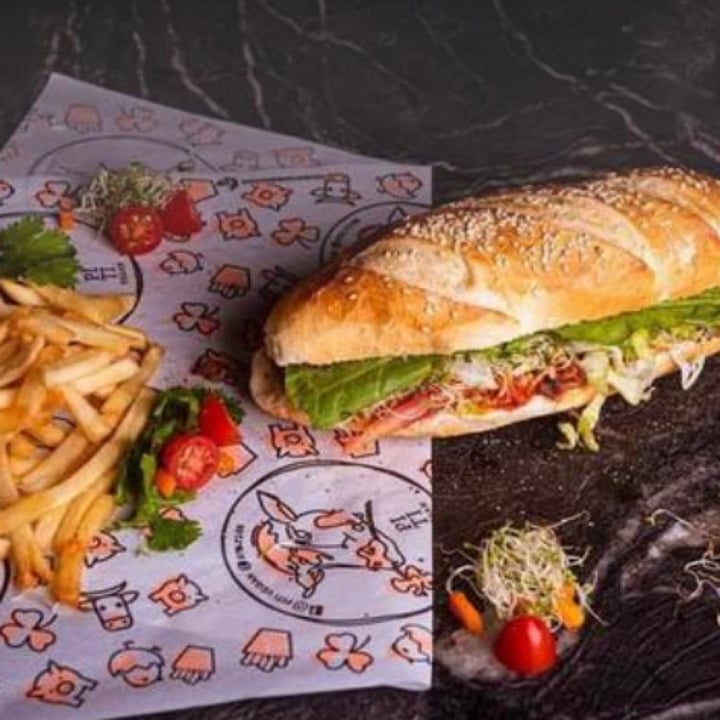 photo of PITI VEGAN Baguette Oriental shared by @maggiemontes on  18 Jun 2021 - review