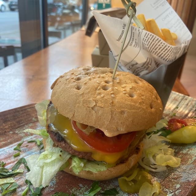 Photo du plat “Moving mountain burger”