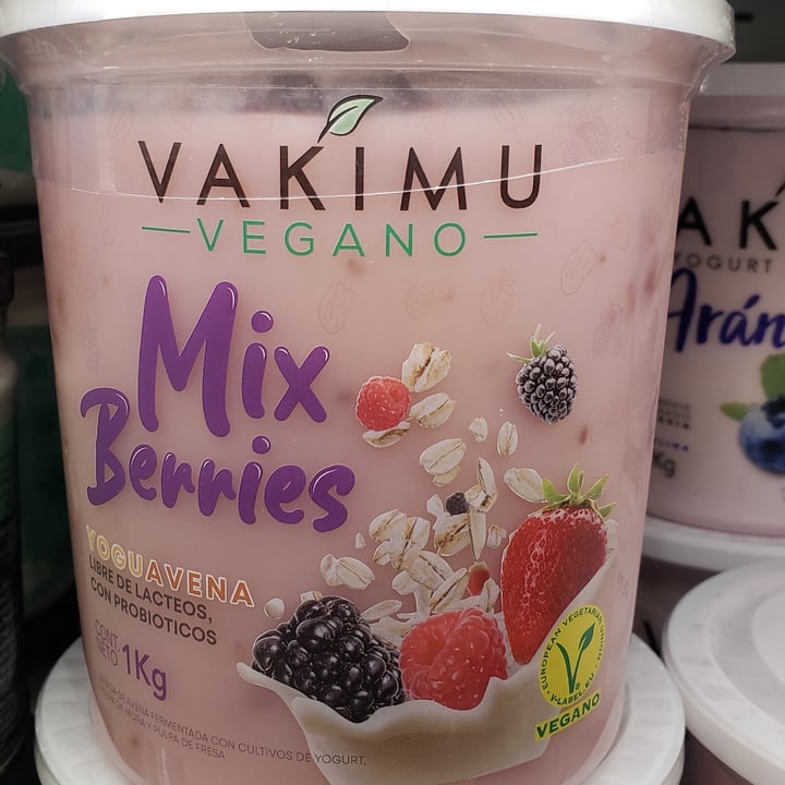 photo of Vakimu Yoguavena Mix Berries shared by @siuleis on  02 Mar 2022 - review