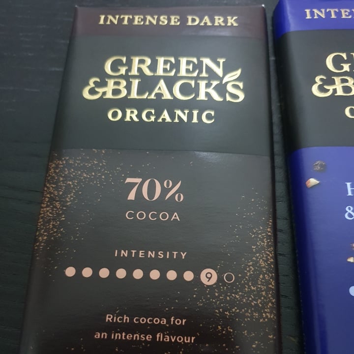 photo of Green & Black's 70% Organic Dark Chocolate shared by @mushroomtarian on  04 Nov 2022 - review