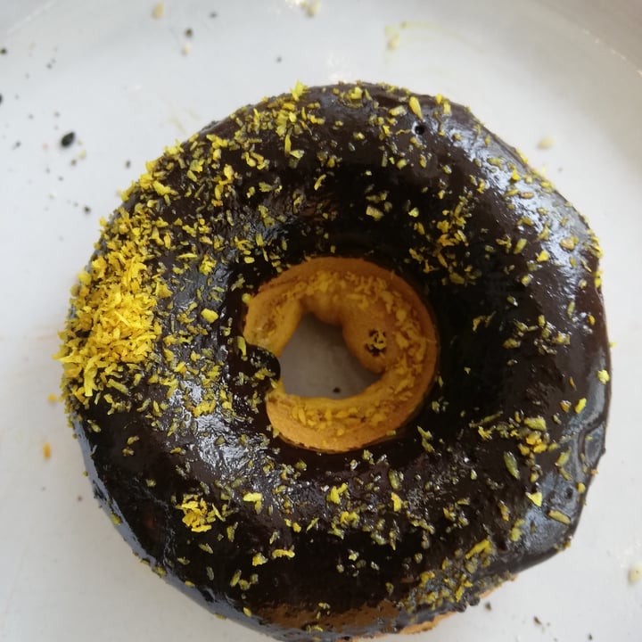 photo of Scheckter's RAW Gourmet Doughnut shared by @udeshs on  20 Feb 2022 - review