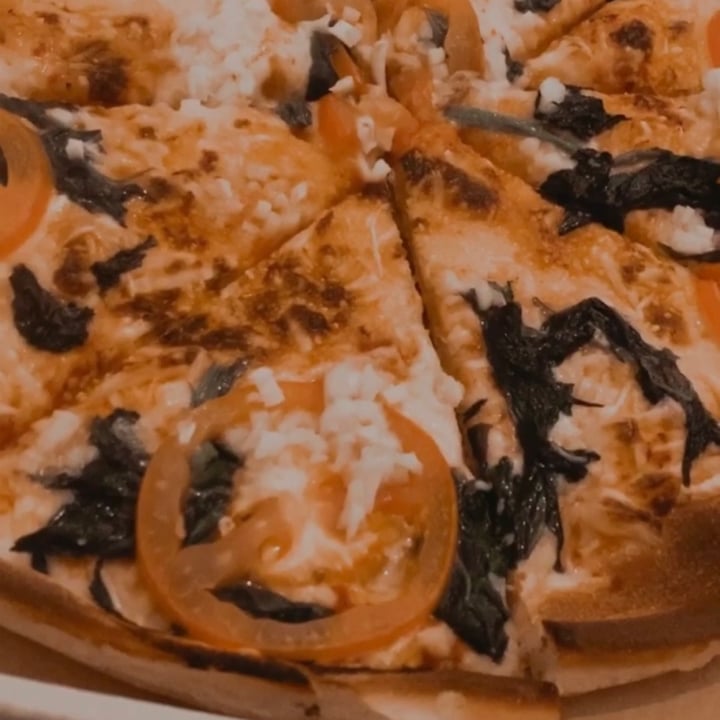 review photo of Domino's Pizza Berlin Lichtenberg Vegan Pizza Ventura shared by @veganskanelbullar on 26 Apr 2020 - review