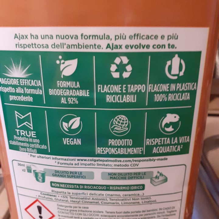 photo of Ajax Mandorla Detersivo  shared by @gabry74 on  17 Jun 2022 - review