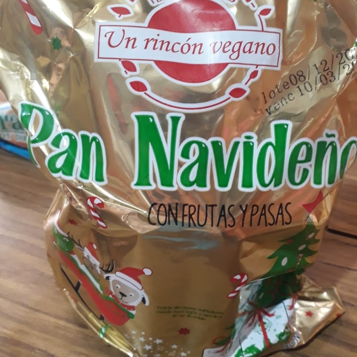 photo of Un Rincón Vegano Pan Navideño con frutas y pasas shared by @julietab on  14 Dec 2021 - review