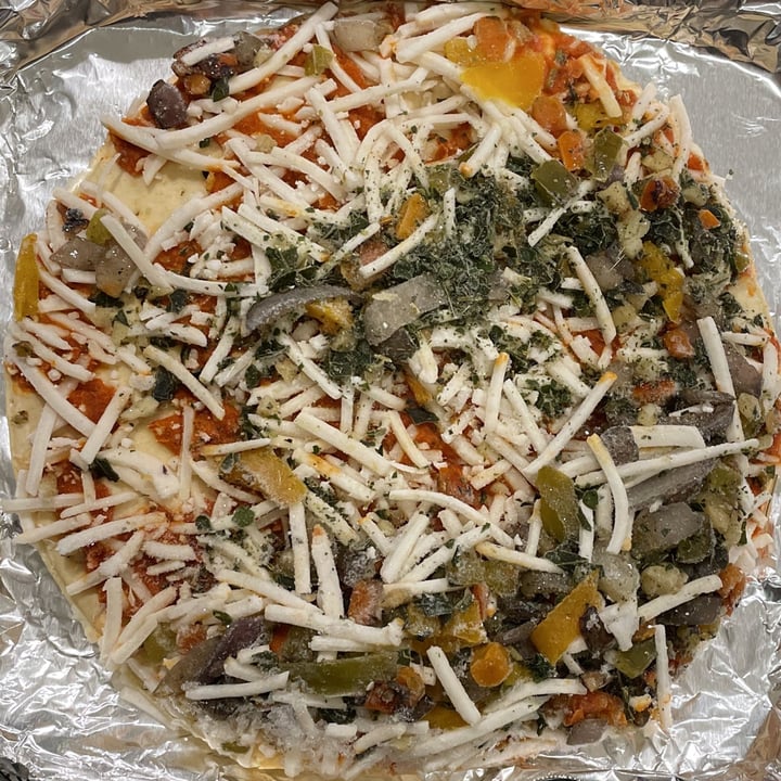 review photo of Daiya Thin crust Gluten free pizza shared by @claudiah on 18 Nov 2022 - review