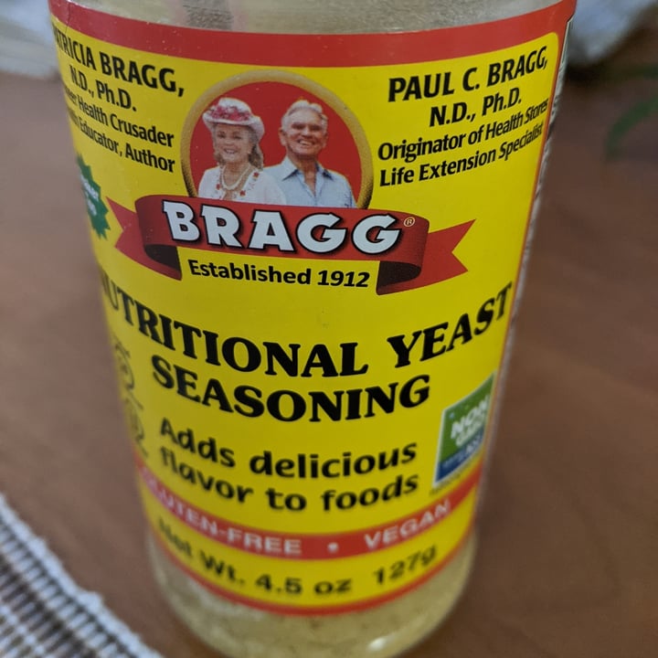 photo of Bragg Nutritional Yeast Seasoning shared by @jayvgn on  02 Jan 2021 - review