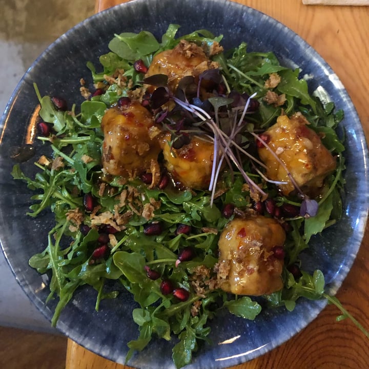 review photo of The Food Temple sweet chili tempeh salad shared by @camillazita on 19 Dec 2022 - review