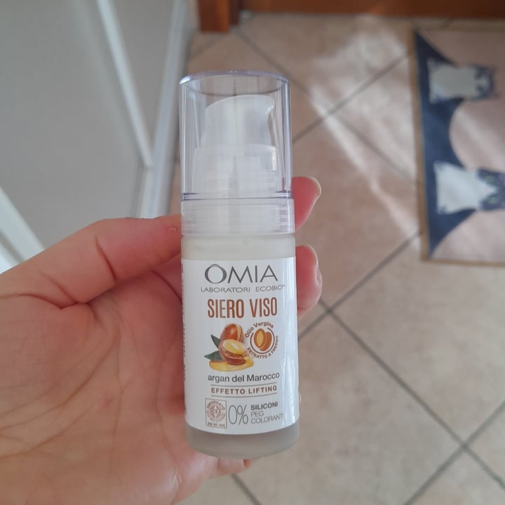 photo of Omia Laboratoires Siero Viso Lifting Immediato shared by @simo1403 on  21 Mar 2022 - review