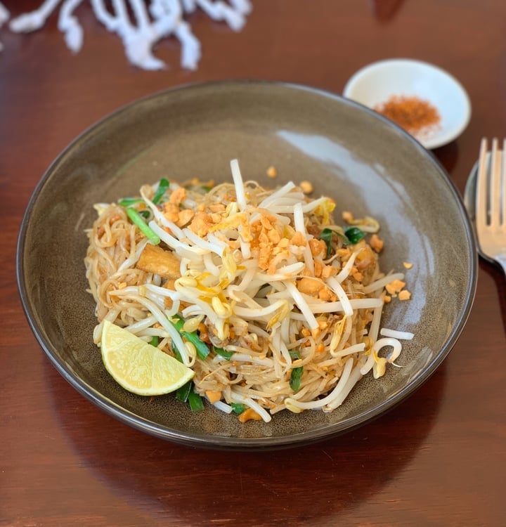 review photo of Sugarcane Restaurant Pad Thai And Salt And Pepper Tofu shared by @vegregg on 03 Jan 2020 - review