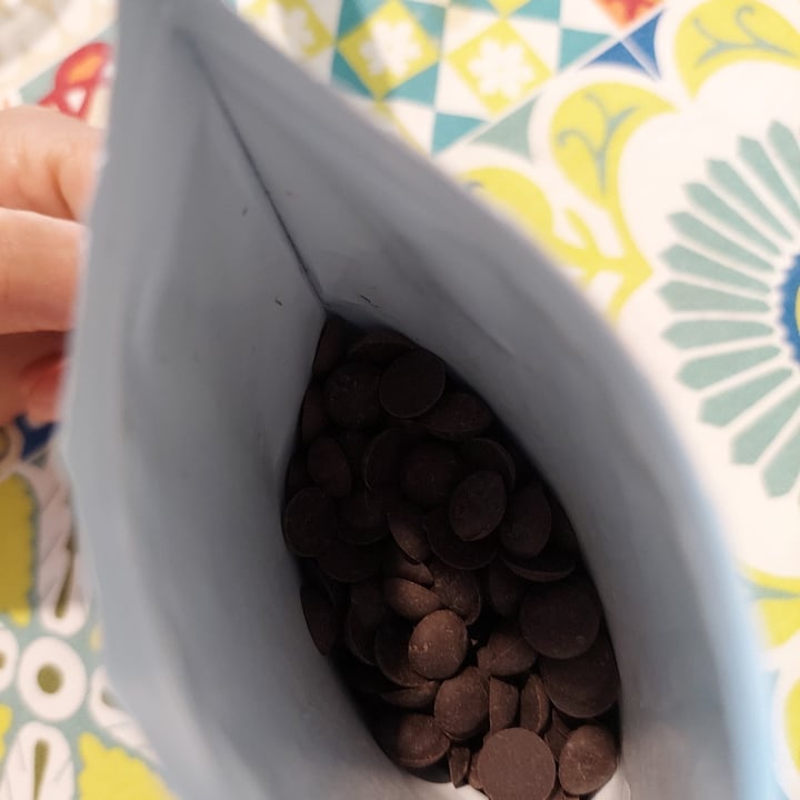 review photo of Tnuva chocolates Gotas de chocolate 70% shared by @karingropp94 on 15 Dec 2022 - review