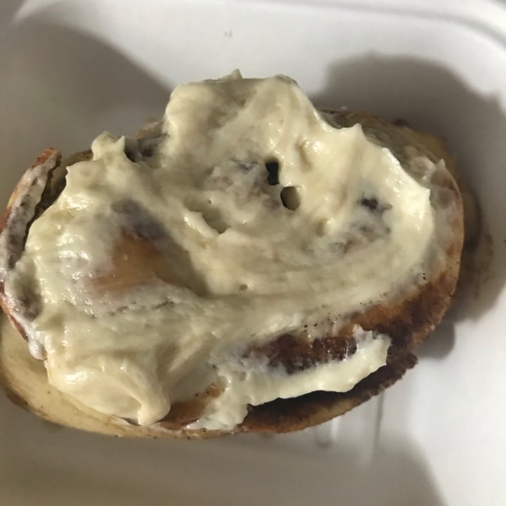 photo of Bunny's Nook Kitchen Cinnamon Bun shared by @vegan4lyfe on  21 Mar 2021 - review