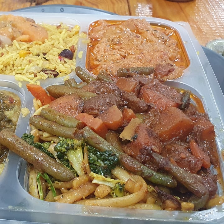 photo of Zionly Manna Vegan Rastarant Platter shared by @veganwop on  16 Nov 2020 - review