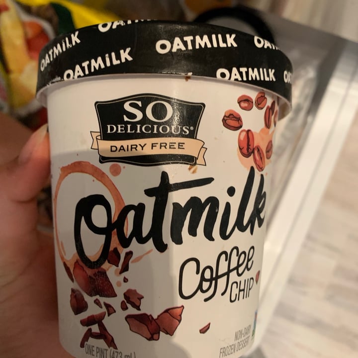 photo of So Delicious Dairy Free Oatmilk Coffee Chip Non Dairy Frozen Dessert shared by @mya102 on  28 Jul 2021 - review