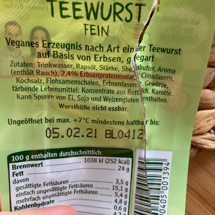 review photo of Rügenwalder Mühle Vegane Teewurst Fein shared by @stefaniefitgreengirl on 01 Jan 2021 - review