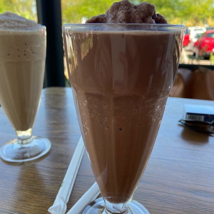 photo of Streatery Chocolate and Hazelnut Freezo shared by @plantbasedstorm on  24 Oct 2021 - review