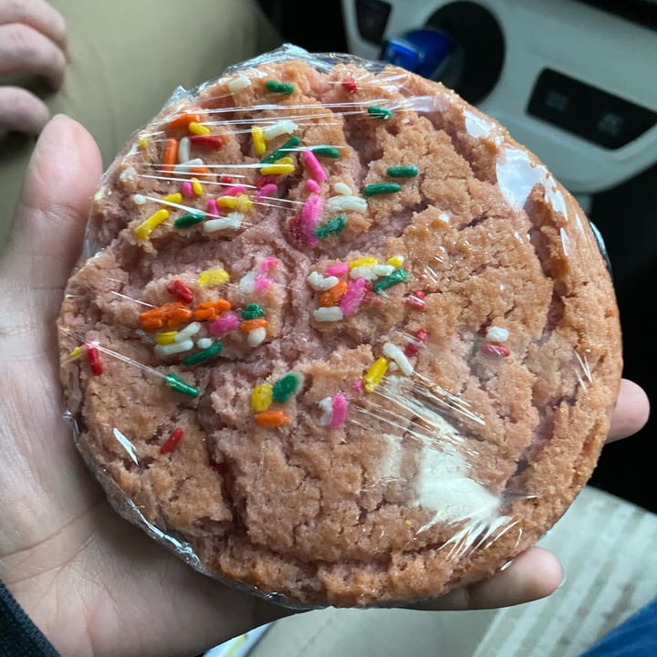 photo of Make Believe Bakery Strawberry Rainbow Sprinkles Cookie shared by @nathlena19 on  26 Jun 2022 - review