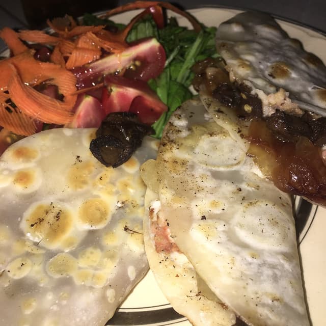 Foto del plato “Quesadillas veganas”