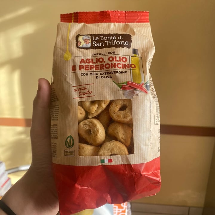 review photo of Le Bontà di San Trifone Taralli aglio, olio e peperoncino shared by @ilariadelisa on 15 Oct 2022 - review