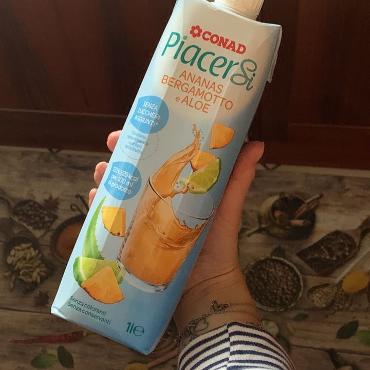 review photo of Piacersi | Conad Succo Ananas, Bergamotto E Aloe shared by @giorgia497 on 13 May 2022 - review