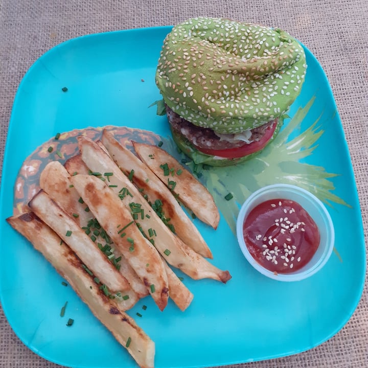 review photo of Happy Manatee Hamburguesa Símil Carne Mezcla Con Queso Danbo shared by @javinrxvegan on 07 Dec 2021 - review