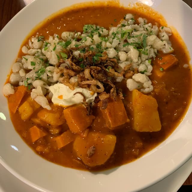Photo of the dish “Kürbisgulasch mit Spätzle”