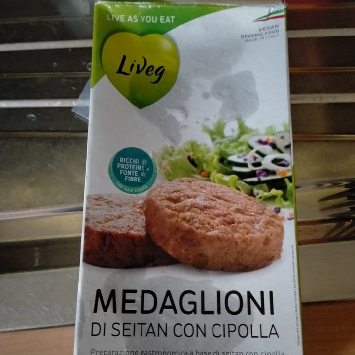 photo of Liveg Medaglioni di Seitan Con Cipolla shared by @poppibonu on  29 May 2022 - review