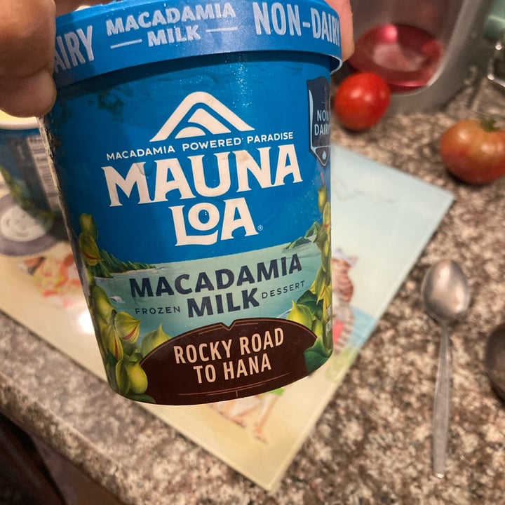 photo of Mauna Loa Macadamia Milk Mango Liliko’i Frozen Dessert shared by @mschau on  15 Jul 2022 - review