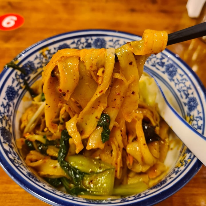 photo of Xi'an Delicious Foods spicy hot oil noodle vegetarian shared by @ishara- on  25 Aug 2022 - review