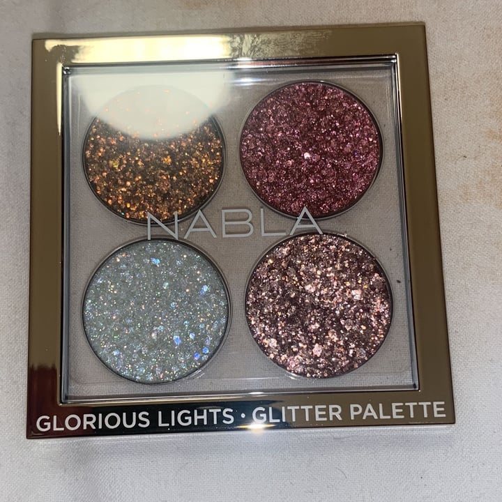 photo of Nabla Cosmetics Glorious lights palette shared by @martiborzi on  10 Dec 2021 - review
