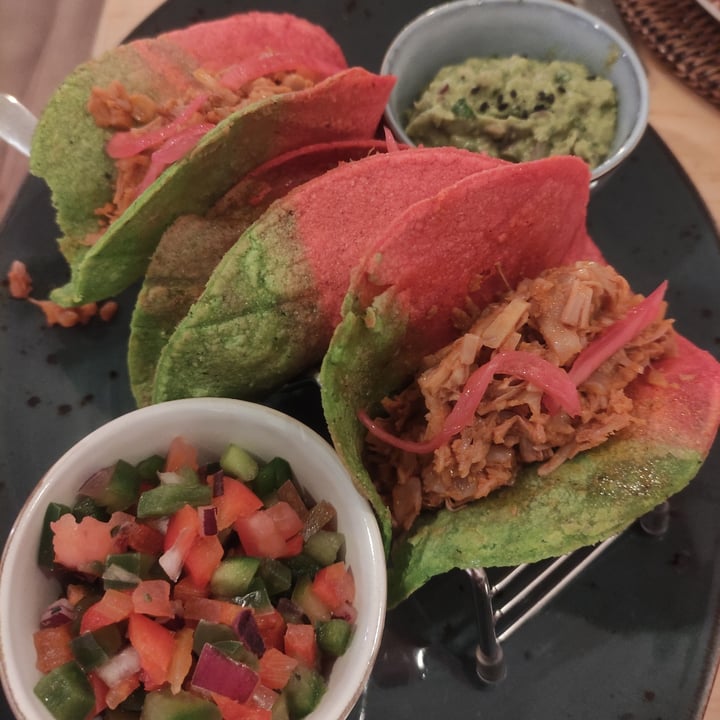 photo of Café Floh Tacos De Jackfruit shared by @carlosjavierpt on  12 Mar 2022 - review