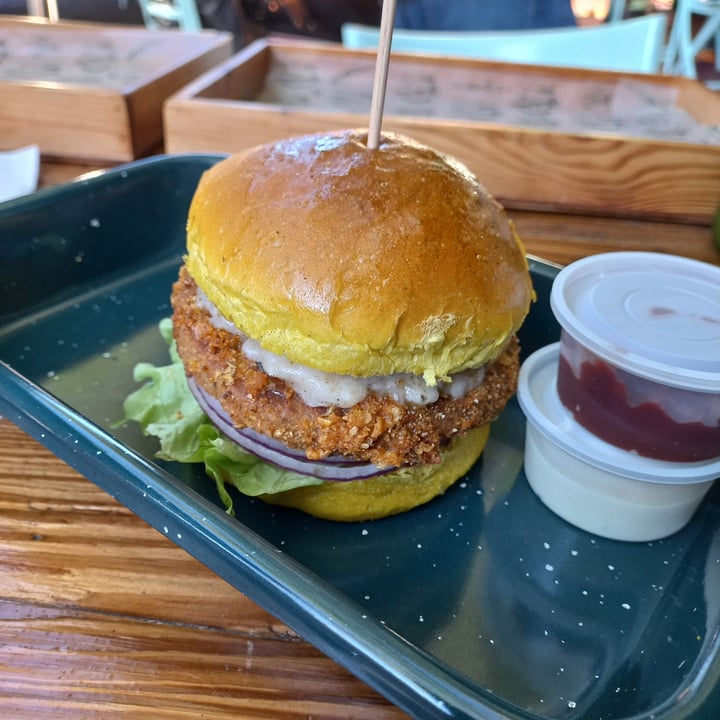 photo of Hierbabuena Chicken Plant Burger shared by @chuequita on  02 Apr 2022 - review