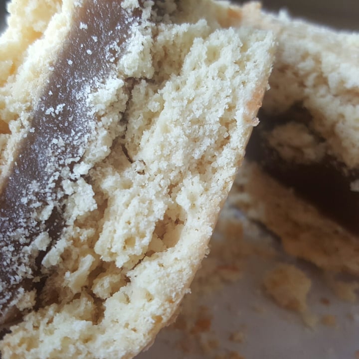 photo of Vica (Delivery Only) Alfajor de maicena shared by @cef on  04 Jul 2020 - review